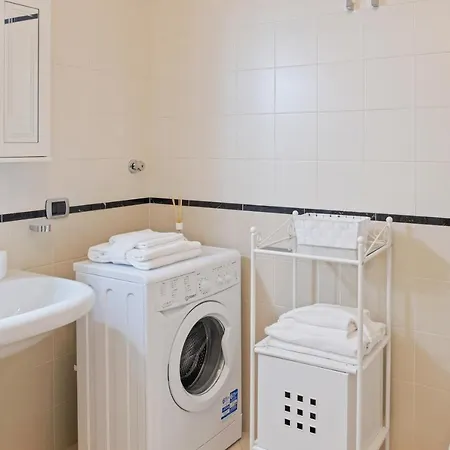 Valdonega Modern Studio Appartement *
